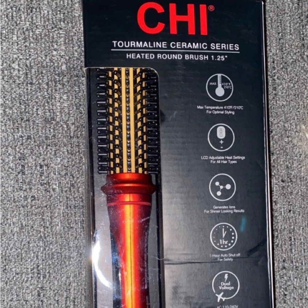 CHI Tourmaline ceramic series heated round brush 1.25”